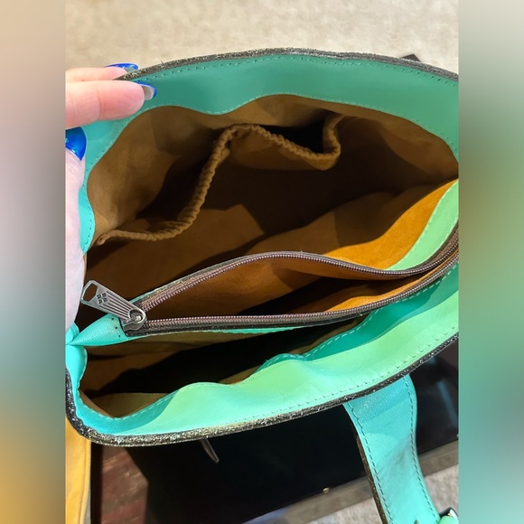 Patricia Nash Crossbody/Shoulder Bag - Picture 11 of 16